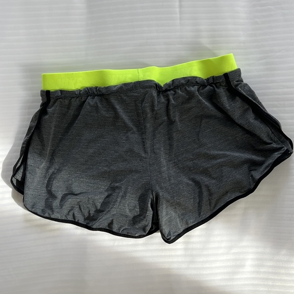 Super cute Neon Yellow Nike Grey Shorts with liner size Medium - Picture 4 of 5